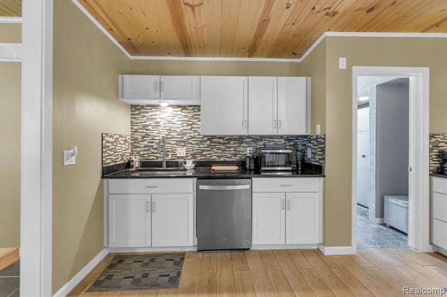 22421 Huron River Drive, Rockwood, MI 48173