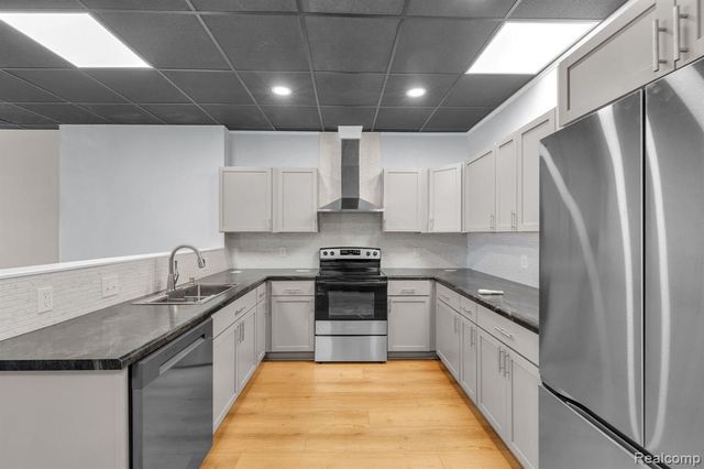 22421 Huron River Drive, Rockwood, MI 48173