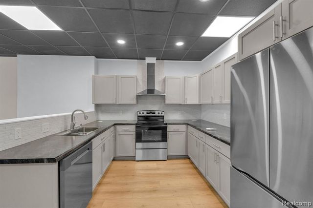 22421 Huron River Drive, Rockwood, MI 48173