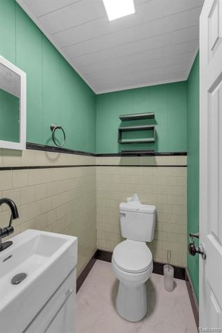 22421 Huron River Drive, Rockwood, MI 48173