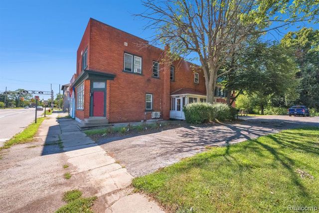 22421 Huron River Drive, Rockwood, MI 48173
