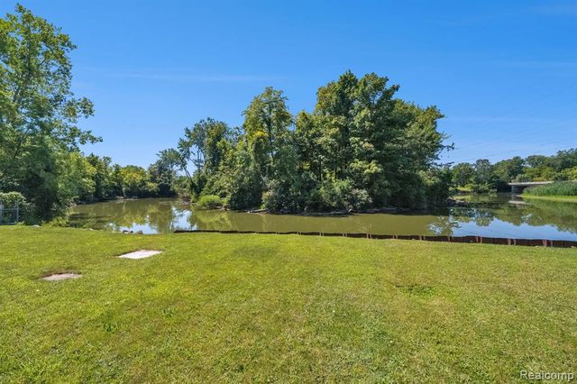 22421 Huron River Drive, Rockwood, MI 48173