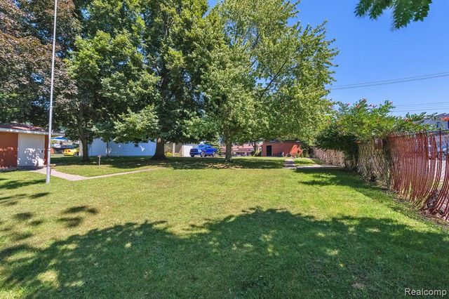 22421 Huron River Drive, Rockwood, MI 48173