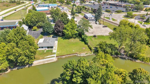 22421 Huron River Drive, Rockwood, MI 48173