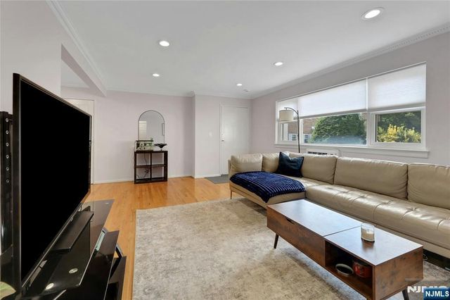 39-20 Dobrin A, Fair Lawn, NJ 07410