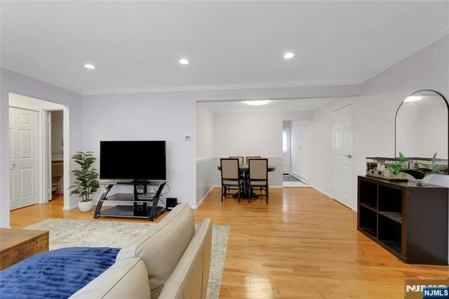 39-20 Dobrin A, Fair Lawn, NJ 07410