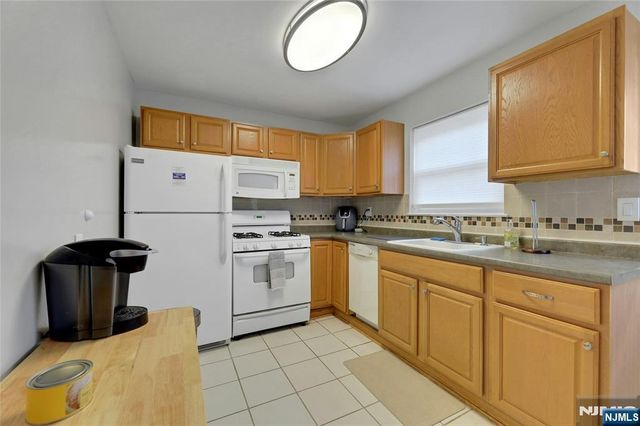 39-20 Dobrin A, Fair Lawn, NJ 07410