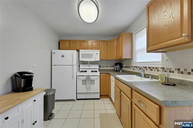 39-20 Dobrin A, Fair Lawn, NJ 07410