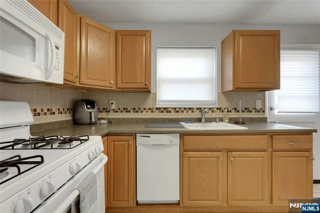 39-20 Dobrin A, Fair Lawn, NJ 07410