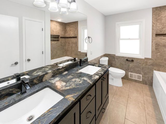 5617 220th Street N, Forest Lake, MN 55025