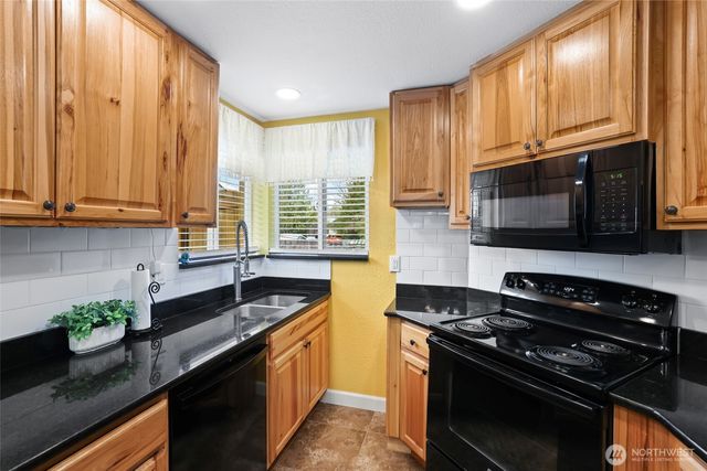 19821 SE 263rd Place, Covington, WA 98042