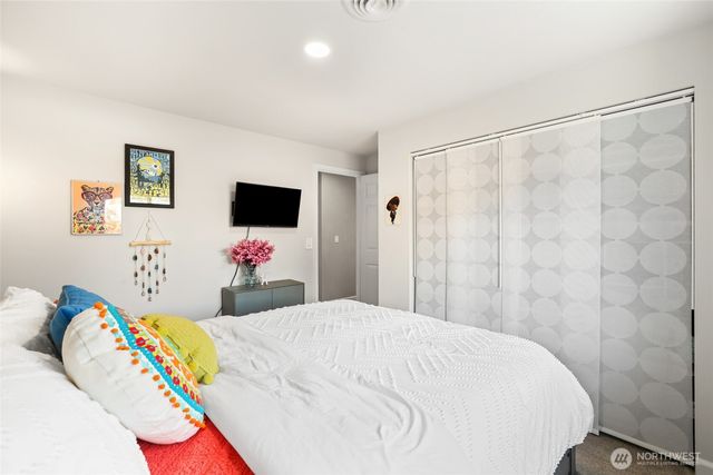 19821 SE 263rd Place, Covington, WA 98042