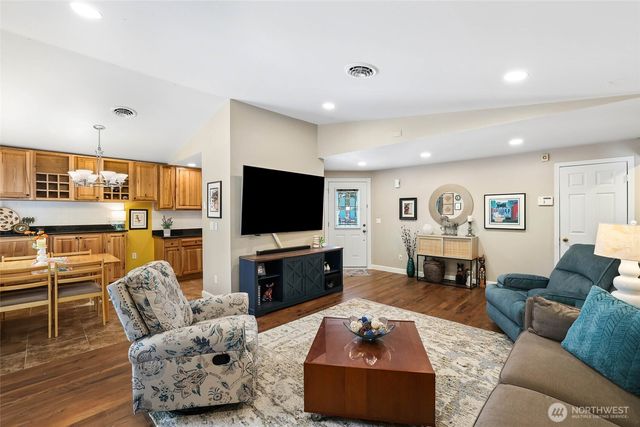 19821 SE 263rd Place, Covington, WA 98042