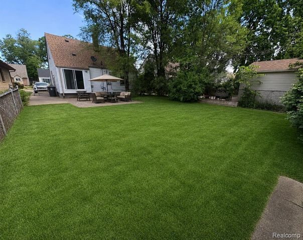 116 Devillen Avenue, Royal Oak, MI 48073