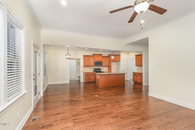 100 Lexington Avenue, Zebulon, NC 27597