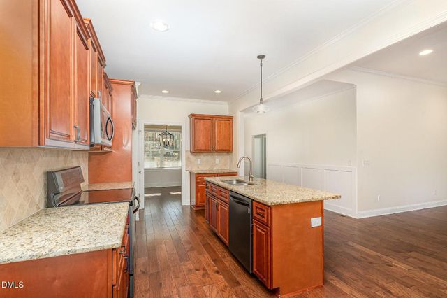 100 Lexington Avenue, Zebulon, NC 27597