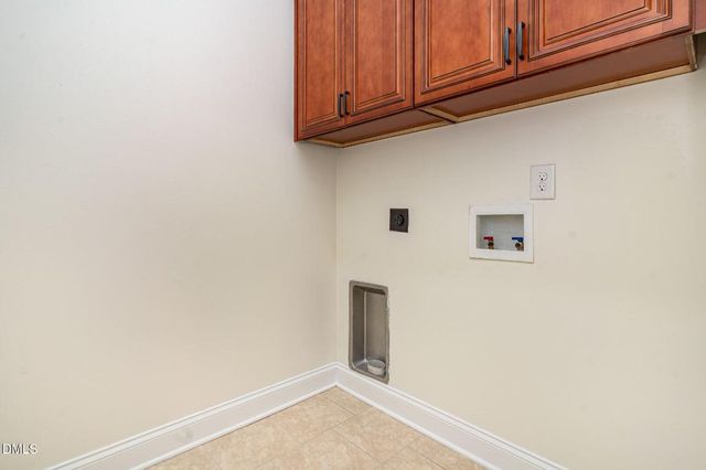 100 Lexington Avenue, Zebulon, NC 27597