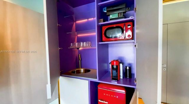 5255 Collins Ave 9E, Miami Beach, FL 33140