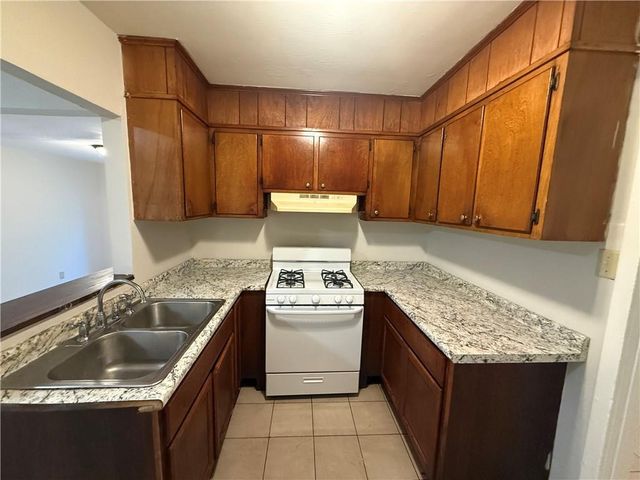 666 Farnell Lane, Mobile, AL 36606