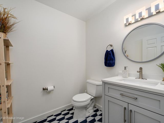 1445 W Huron Street 1, Chicago, IL 60642