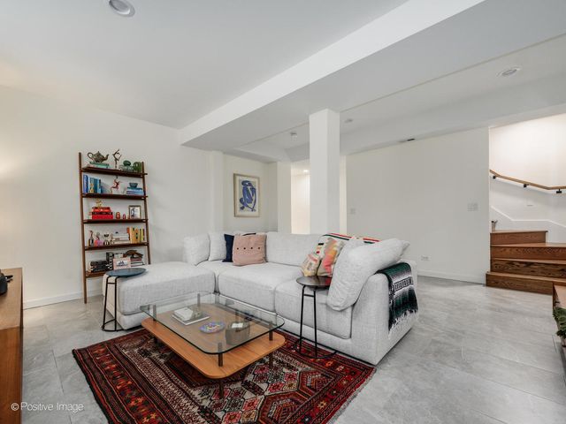 1445 W Huron Street 1, Chicago, IL 60642