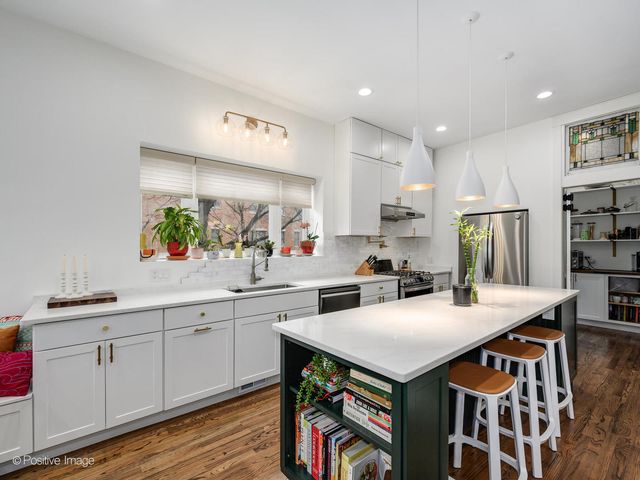 1445 W Huron Street 1, Chicago, IL 60642