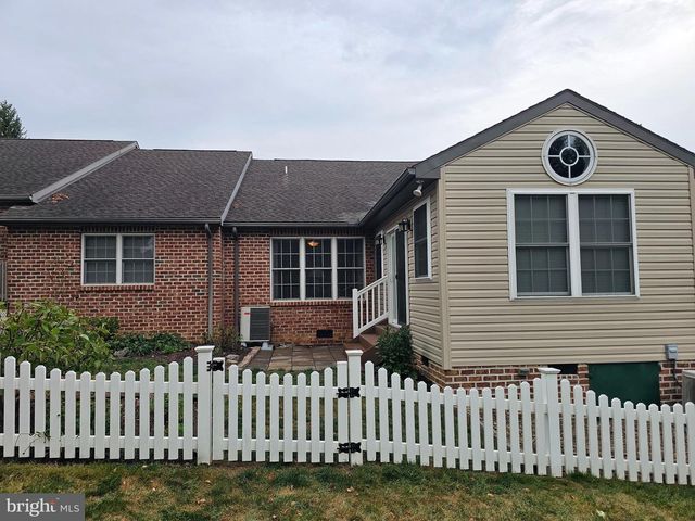 1608 LINMAR DRIVE, Chambersburg, PA 17202