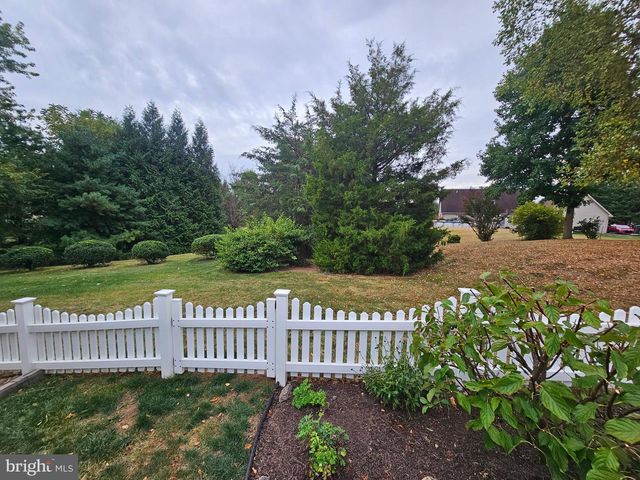 1608 LINMAR DRIVE, Chambersburg, PA 17202