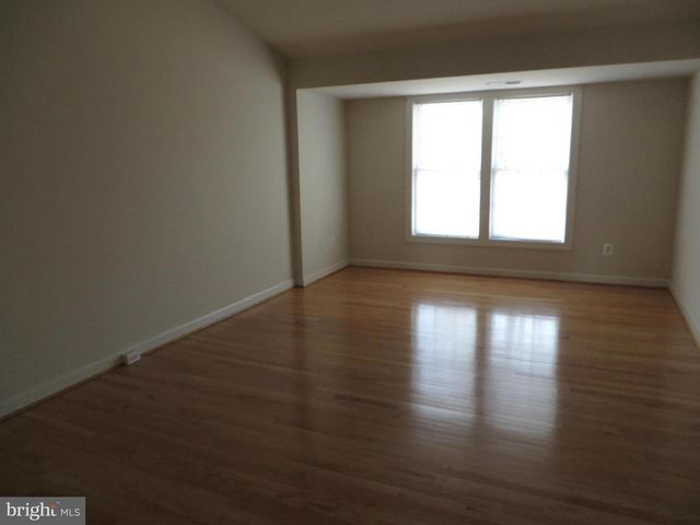 9044 TANYARD LN, Lorton, VA 22079