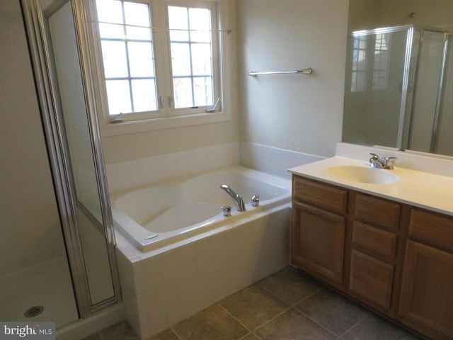 9044 TANYARD LN, Lorton, VA 22079