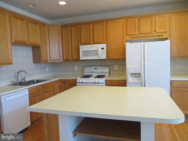 9044 TANYARD LN, Lorton, VA 22079