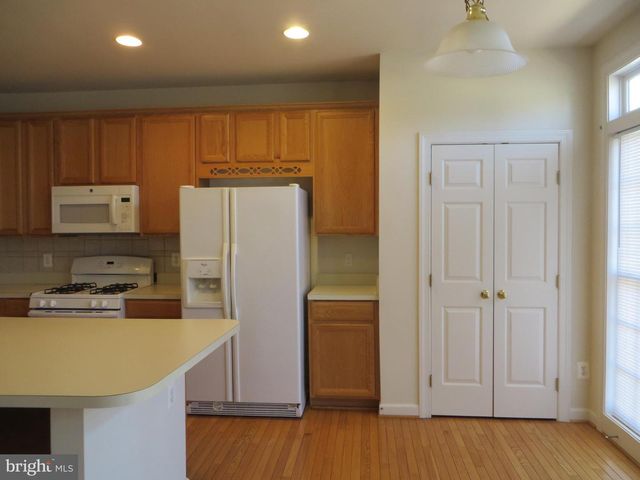 9044 TANYARD LN, Lorton, VA 22079