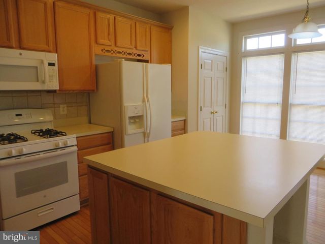 9044 TANYARD LN, Lorton, VA 22079