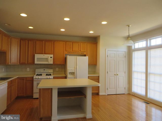 9044 TANYARD LN, Lorton, VA 22079