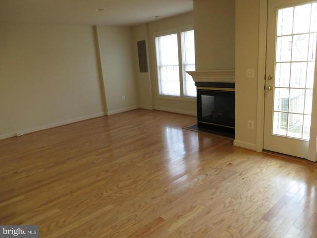 9044 TANYARD LN, Lorton, VA 22079