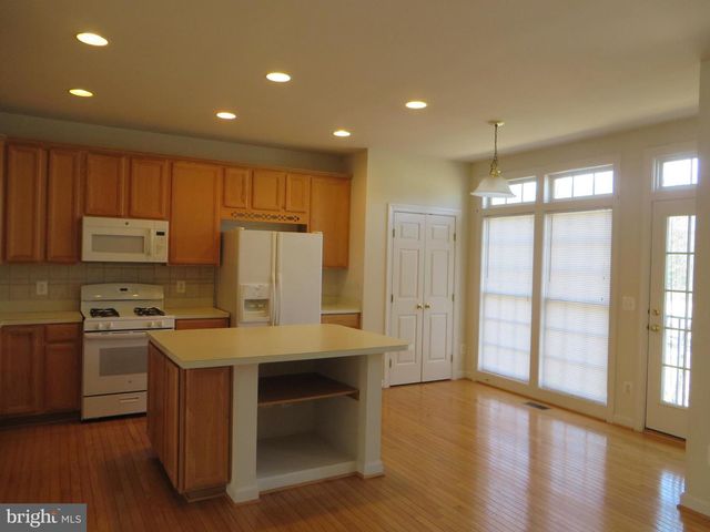 9044 TANYARD LN, Lorton, VA 22079