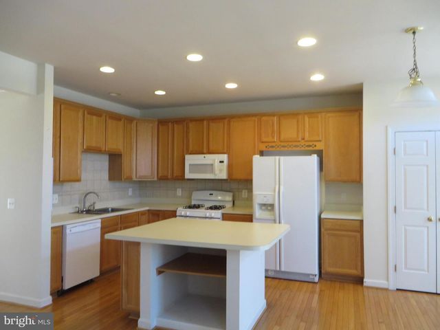 9044 TANYARD LN, Lorton, VA 22079