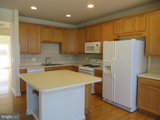 9044 TANYARD LN, Lorton, VA 22079