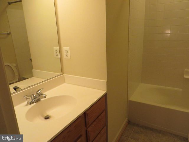 9044 TANYARD LN, Lorton, VA 22079