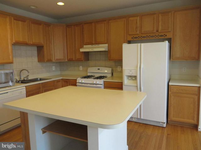 9044 TANYARD LN, Lorton, VA 22079