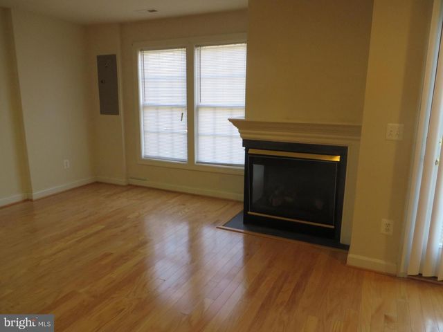 9044 TANYARD LN, Lorton, VA 22079