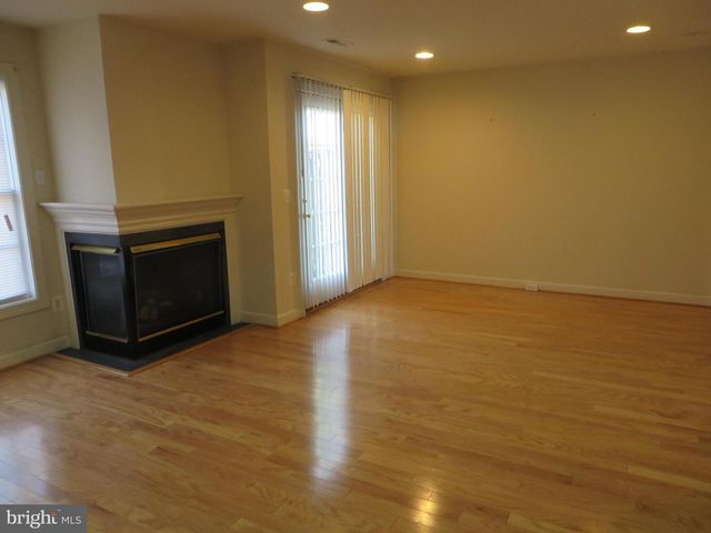 9044 TANYARD LN, Lorton, VA 22079