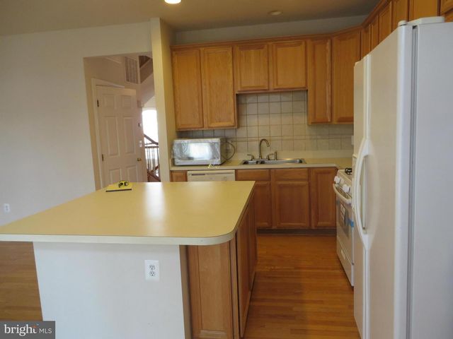 9044 TANYARD LN, Lorton, VA 22079