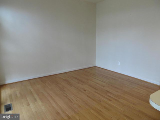 9044 TANYARD LN, Lorton, VA 22079