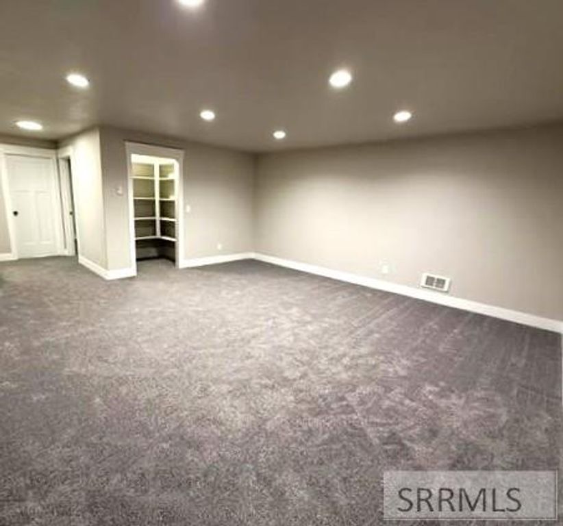 Image 16 of property listing at 310 N East Street, Arco, ID 83213