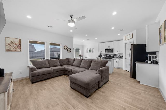 7726 Golden Rubia Lane, Rosharon, TX 77583