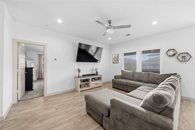 7726 Golden Rubia Lane, Rosharon, TX 77583