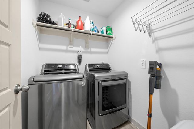 7726 Golden Rubia Lane, Rosharon, TX 77583