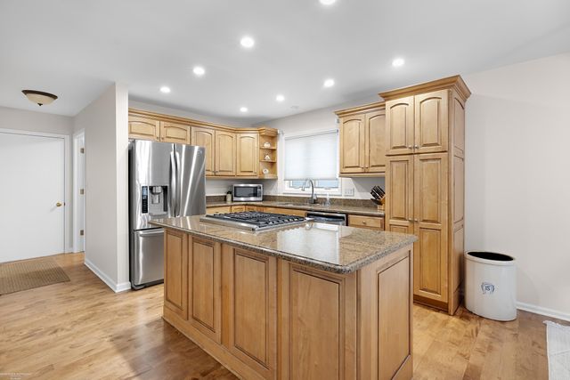 44113 Rivergate Street, Clinton Township, MI 48038