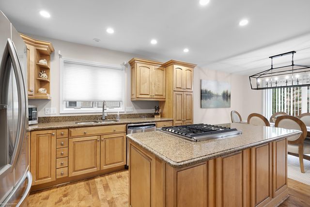 44113 Rivergate Street, Clinton Township, MI 48038